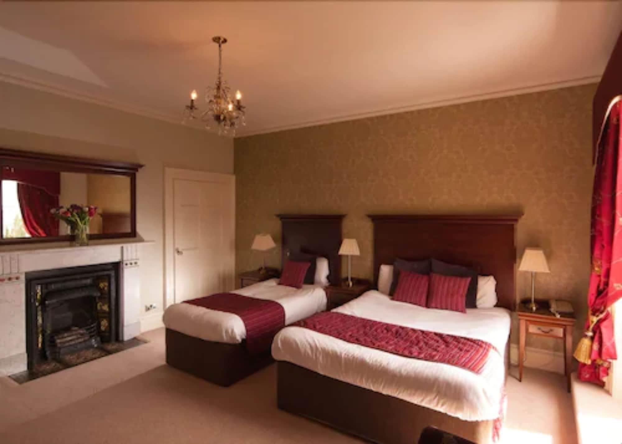 Roundthorn Country House & Luxury Apartments 펜리스 외부 사진
