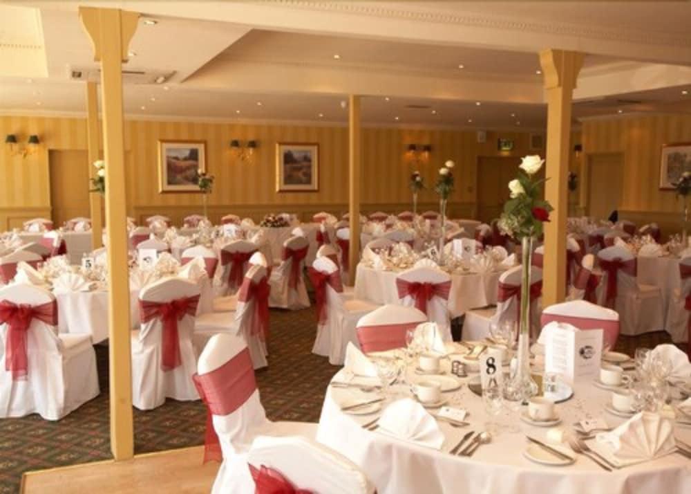 Roundthorn Country House & Luxury Apartments 펜리스 외부 사진