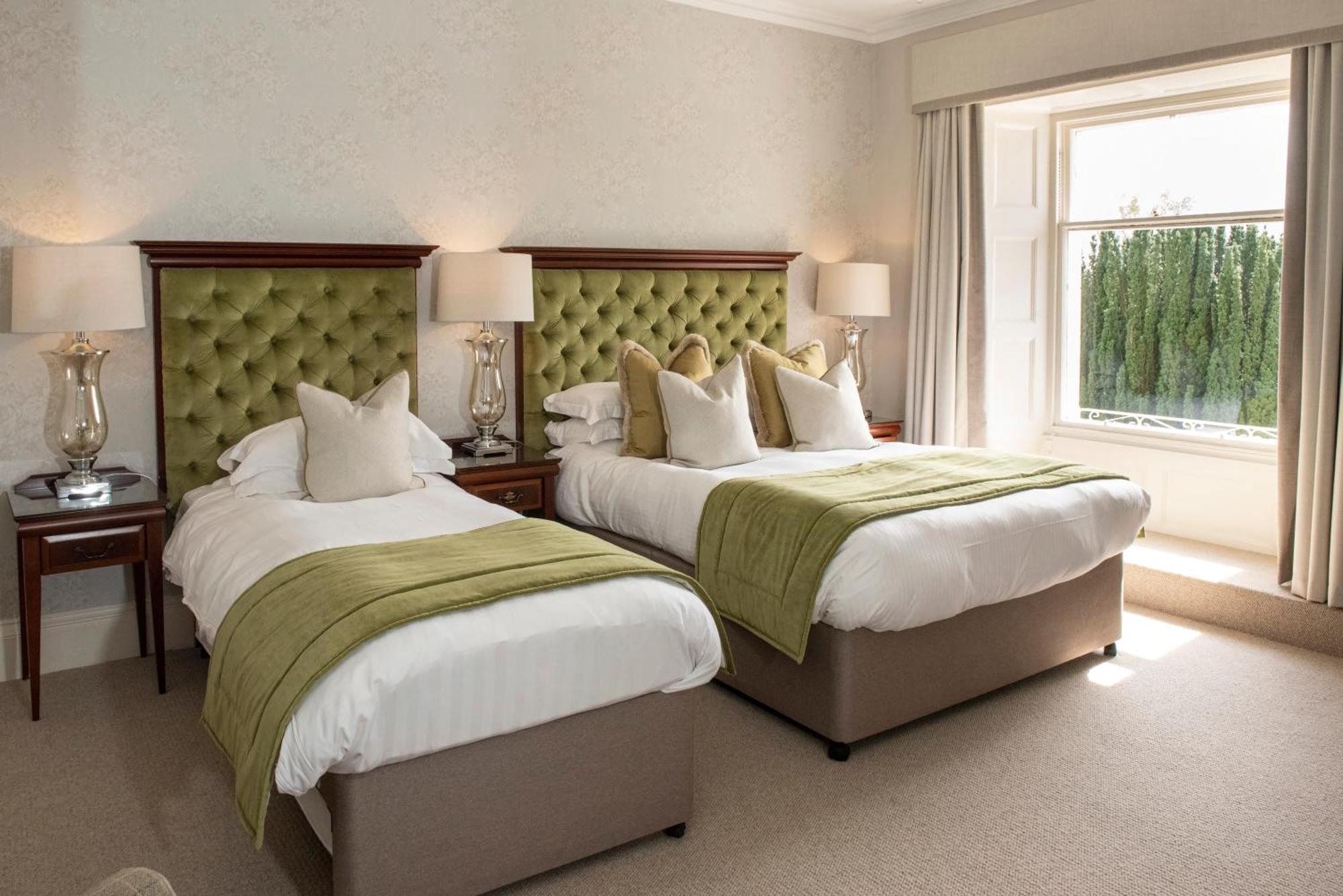Roundthorn Country House & Luxury Apartments 펜리스 외부 사진